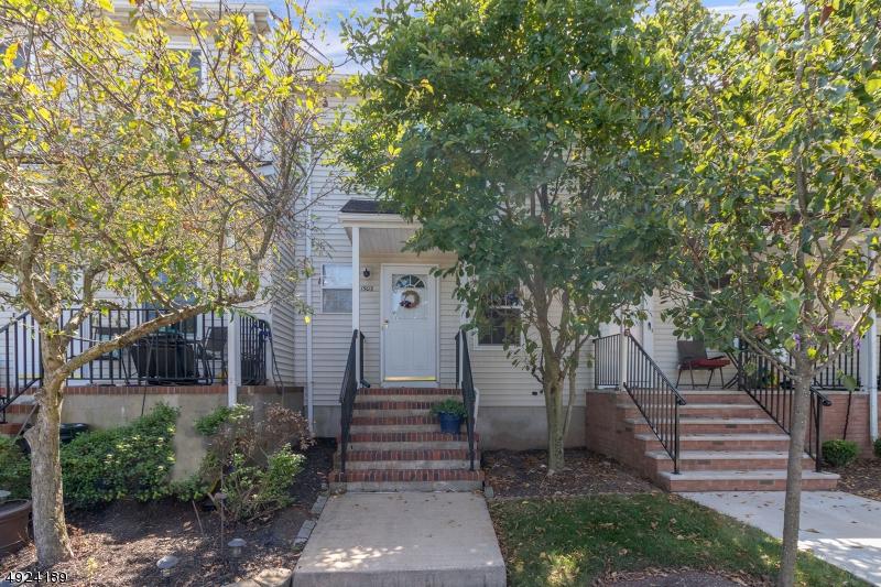 1503 Cobblestone Court - Photo 1