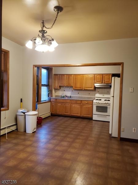 45 Komorn St - Photo 1