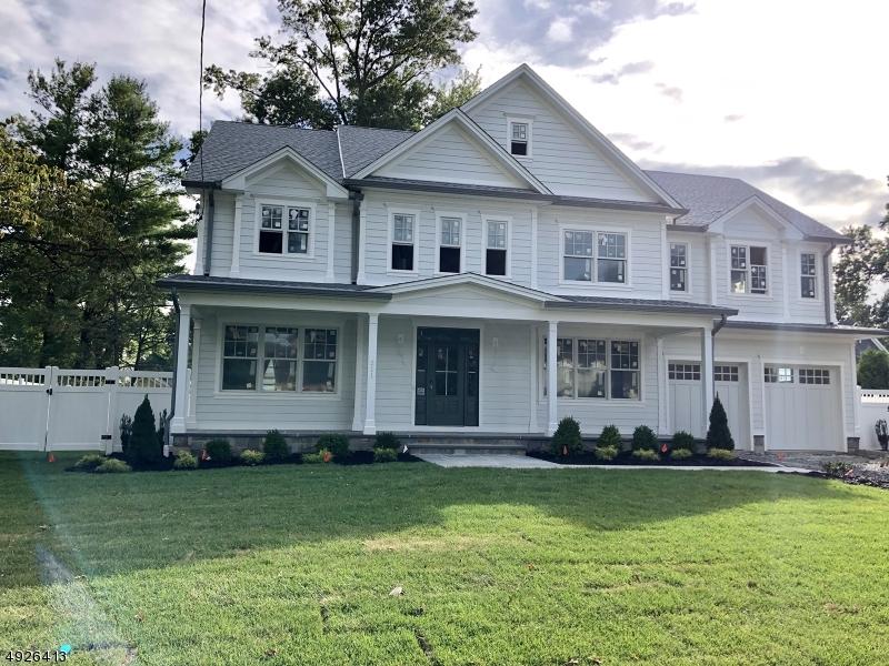 211 Baker Ave - Photo 1