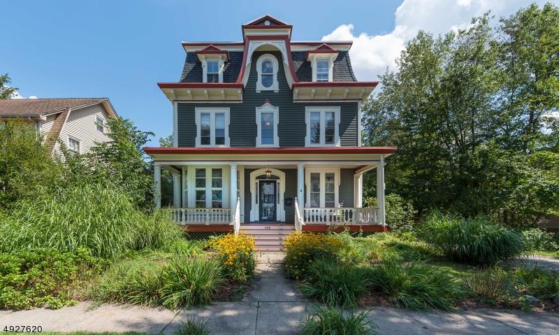 430 Meeker St - Photo 1