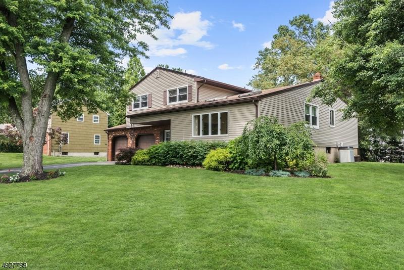 16 Appletree Ln - Photo 1