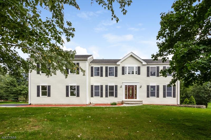 8 Montgomery Dr - Photo 1