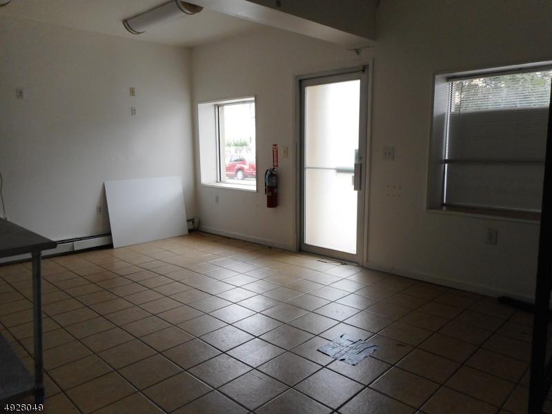 16 Myrtle St - Photo 1