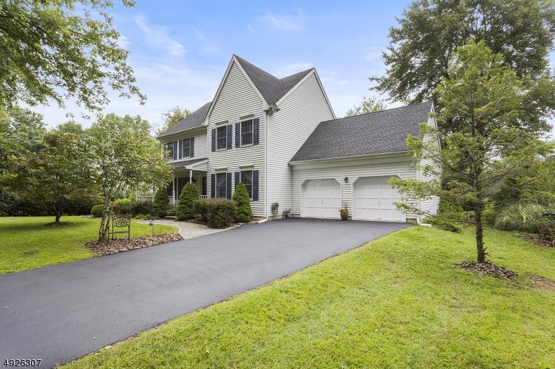 15 Cloverhill Dr - Photo 1