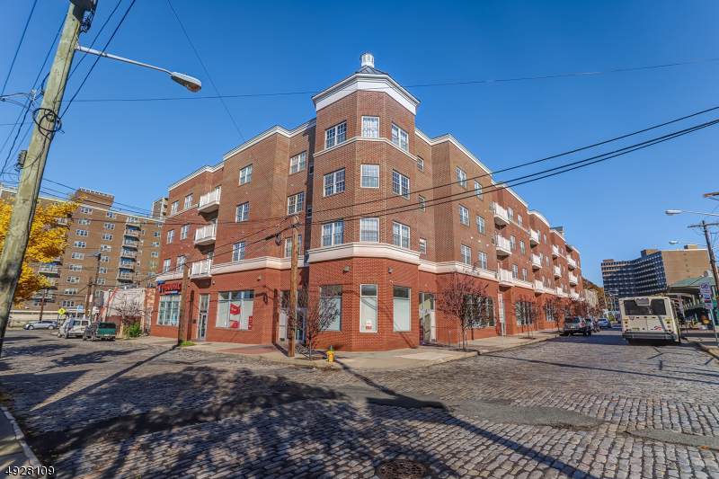 902 N 5Th, Unit 412 - Photo 1