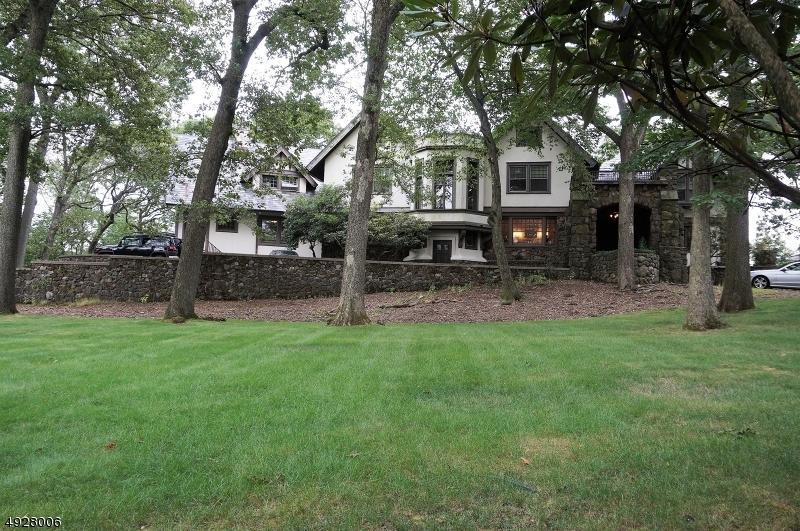 24 Crestmont Rd - Photo 1