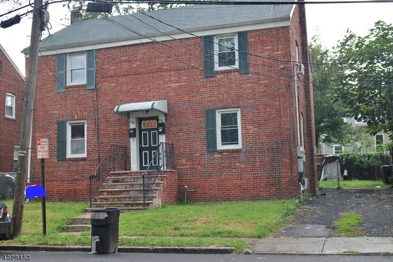 1574 Clinton Pl - Photo 1