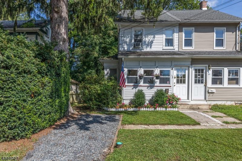 125 4TH ST - Photo 1