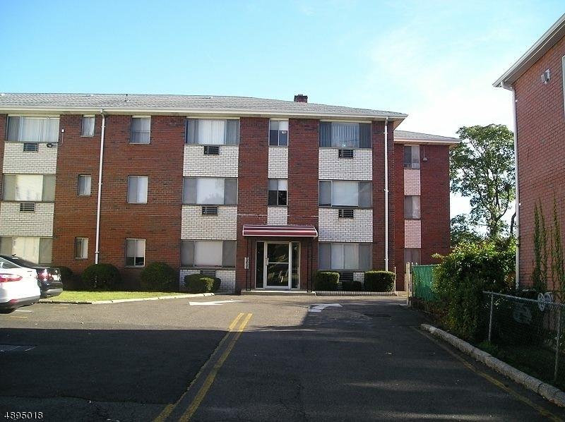 9 Bay Ave - Photo 1