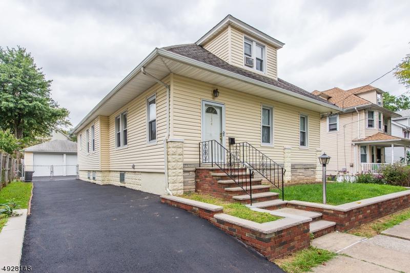 134 Sheridan Ave - Photo 1