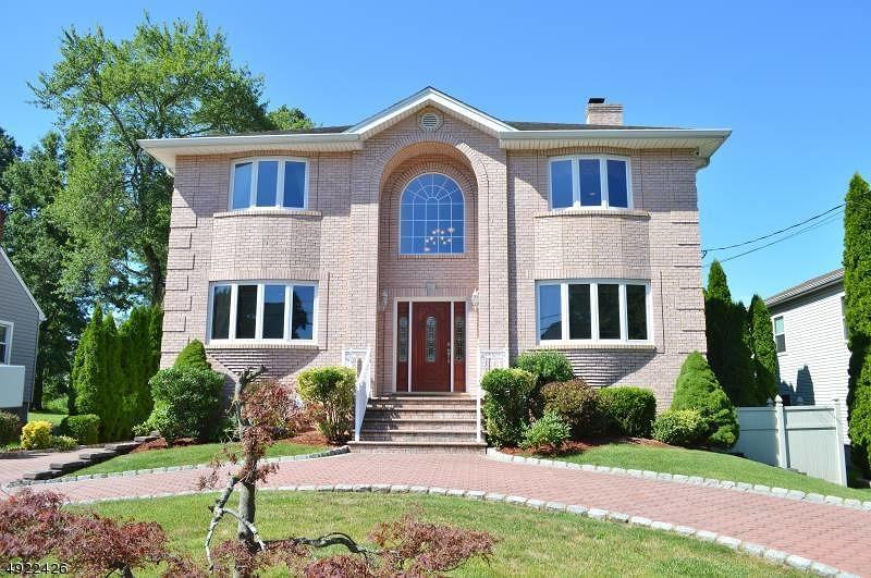 24 Grove Ave - Photo 1