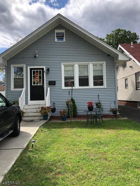 620 Spruce St - Photo 1