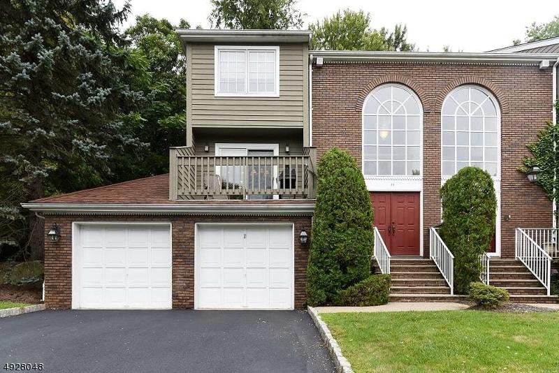 11 Dorset Cir - Photo 1