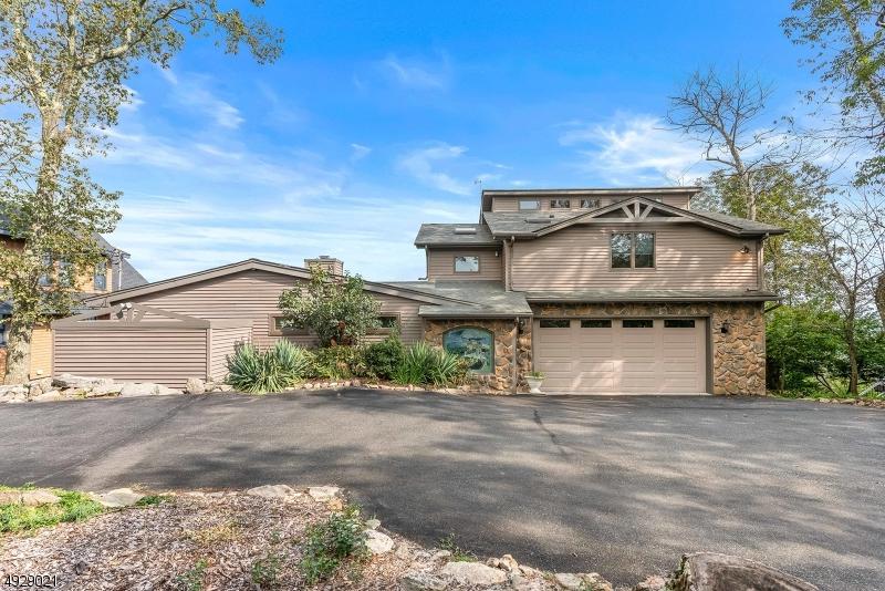124 Hillcrest Dr - Photo 1