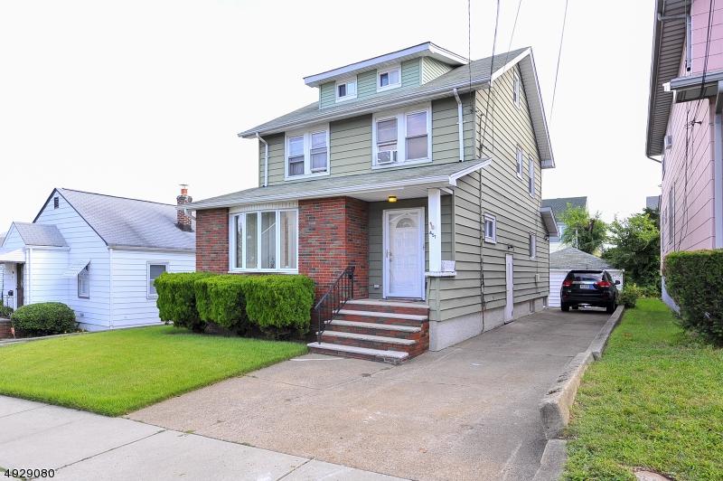 451 Roosevelt Ave - Photo 1