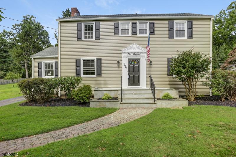 100 Hillside Ave - Photo 1