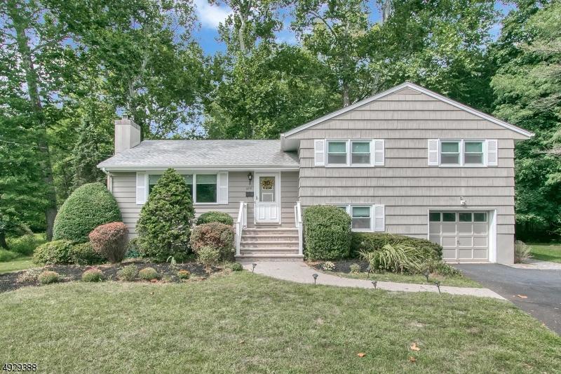275 Burnside Pl - Photo 1