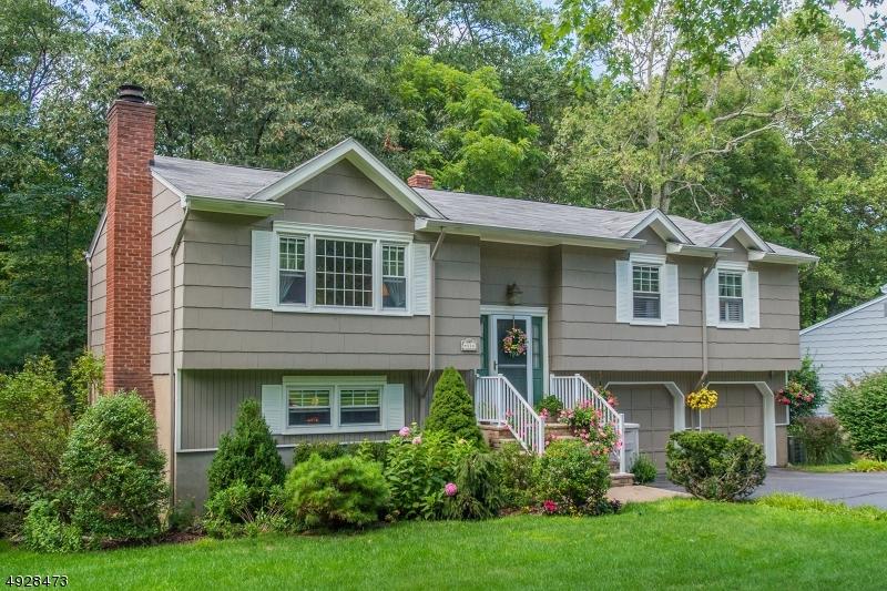 11 Redwood Ln - Photo 1