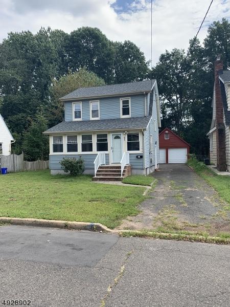 621 Parkview Ave - Photo 1