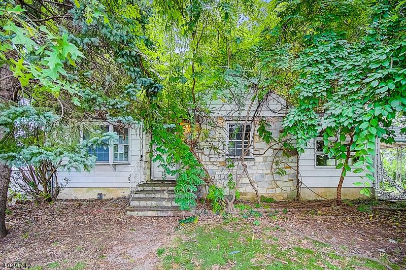 404 3RD AVE - Photo 1