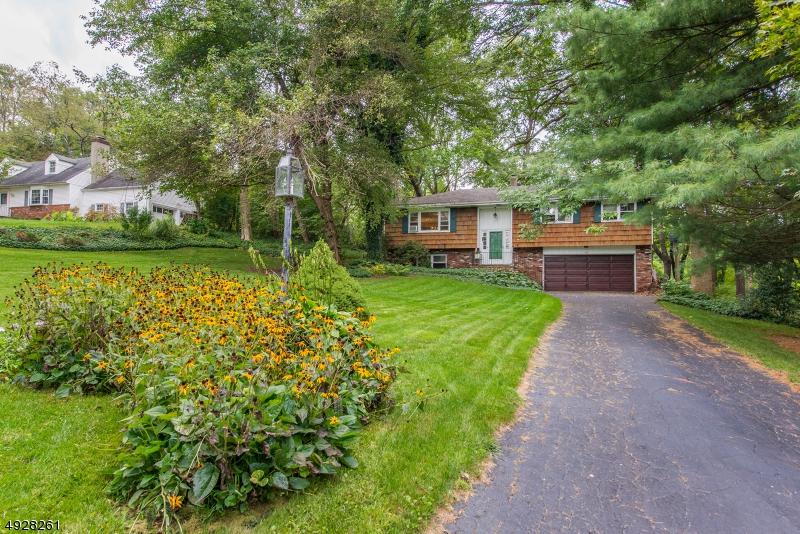 26 Sharon Dr - Photo 1