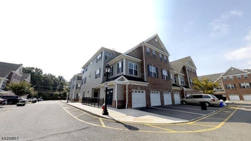 28 Station Sq - Photo 1