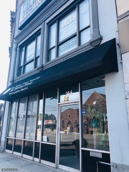 166 Bloomfield Ave - Photo 1