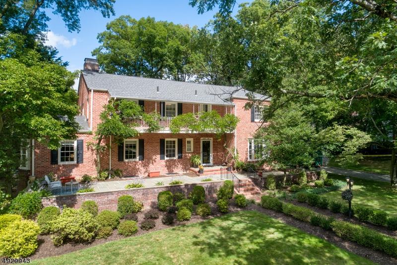 21 Overhill Rd - Photo 1