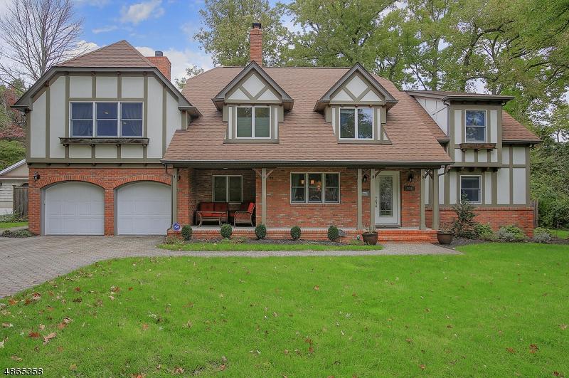 910 Woodmere Dr - Photo 1