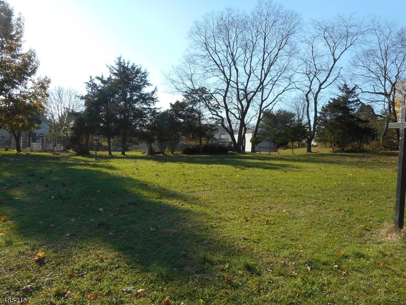 82 Fairview Ave - Photo 1