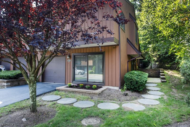 739 Upper Way - Photo 1