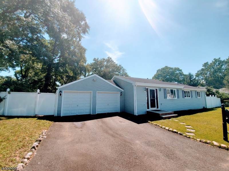 82 Ashmall Ave - Photo 1