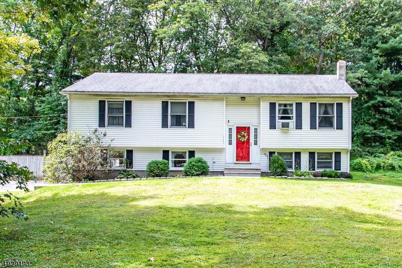 7 Doremus Ln - Photo 1