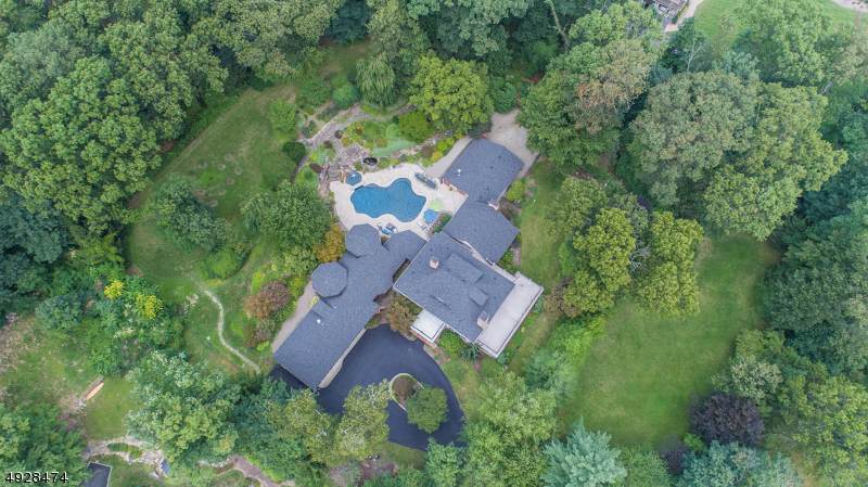 195 Boulevard - Photo 1