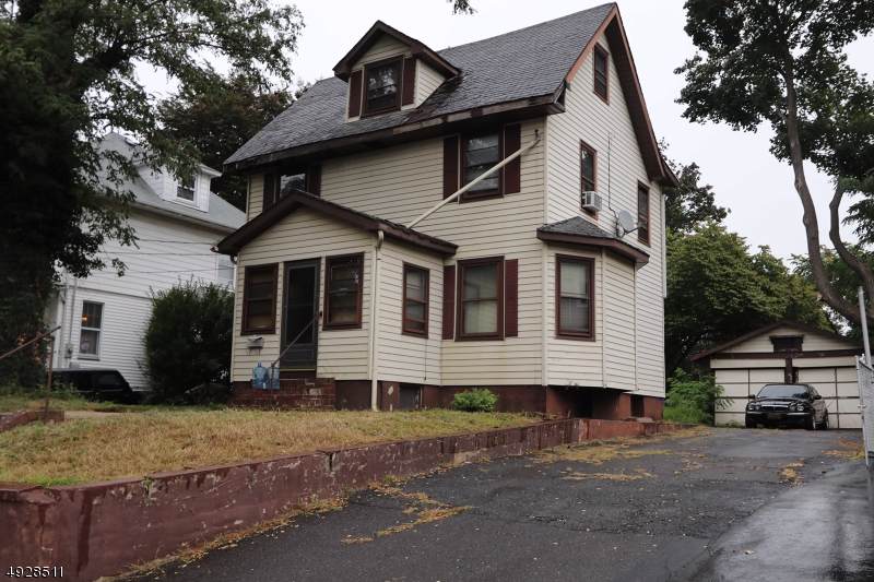 160 Dewitt Ave - Photo 1
