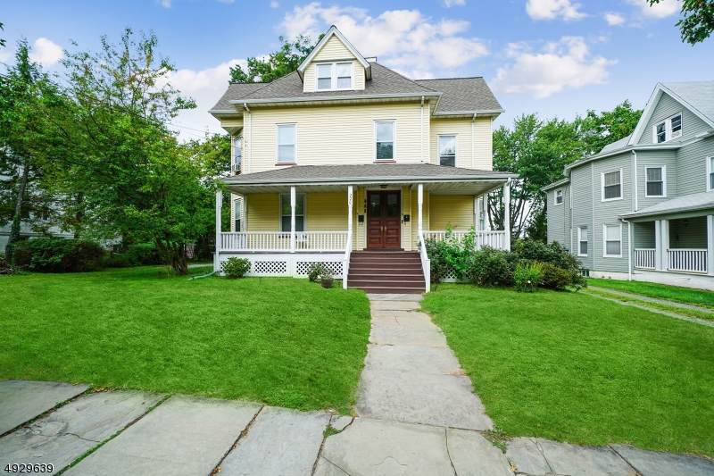 220 Ross Pl - Photo 1
