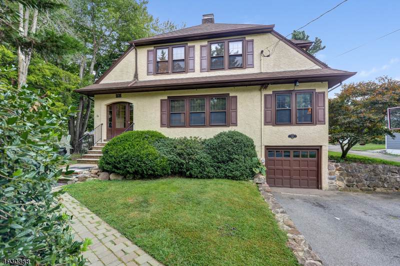 184 N Passaic Avenue - Photo 1