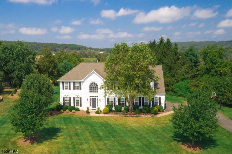 135 Evergreen Pl - Photo 1