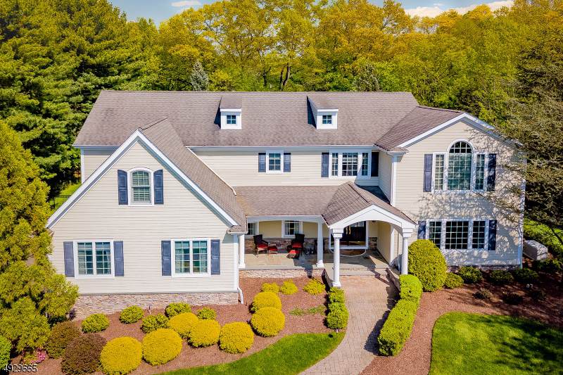 762 Charnwood Dr - Photo 1