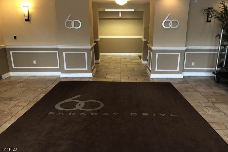 60 E Pkwy Dr - Photo 1