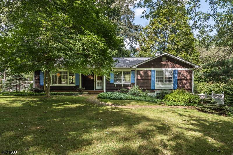 13 Hilltop Cir - Photo 1