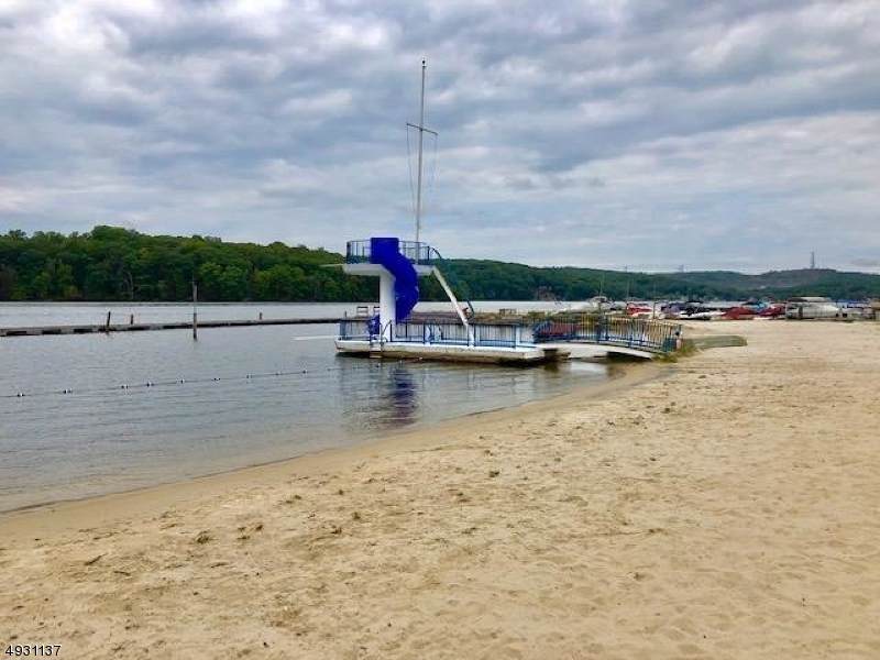 15 Marine Ter - Photo 1