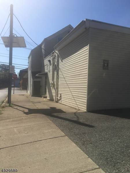 470 Main St - Photo 1
