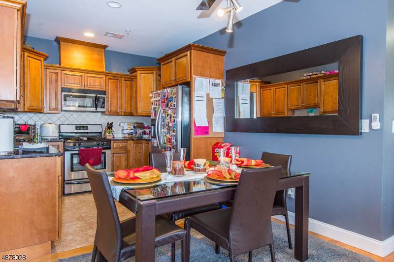 201 W Jersey St - Photo 1