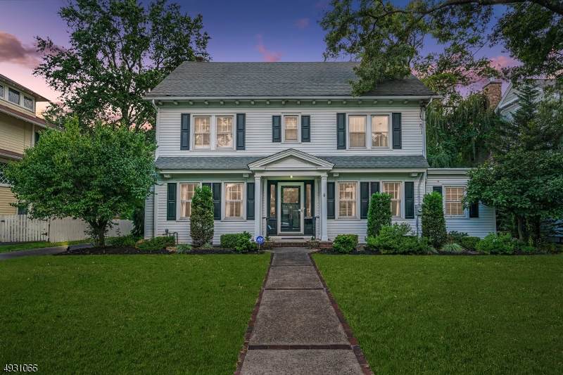 609 Elm St - Photo 1