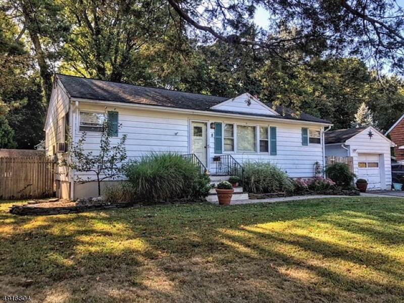 8 Nokomis Ave - Photo 1