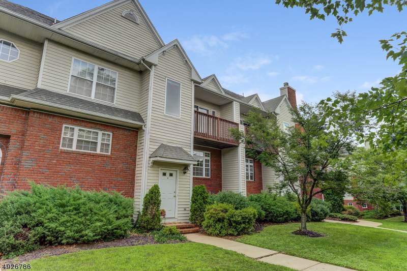 6 Cottage Ct - Photo 1