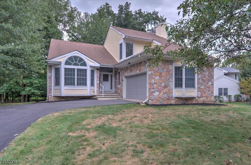 17 Boxwood Dr - Photo 1