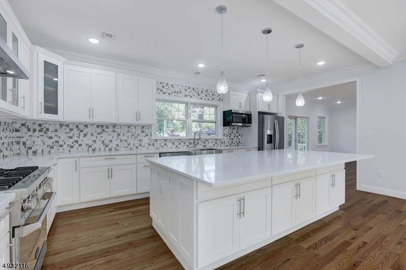 20 Taft Ct - Photo 1