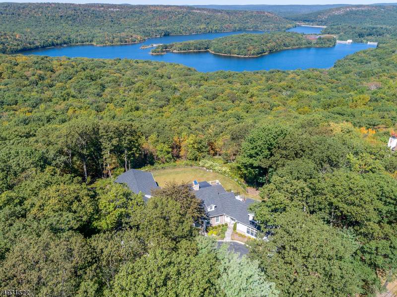 27 Hilltop Rd - Photo 1